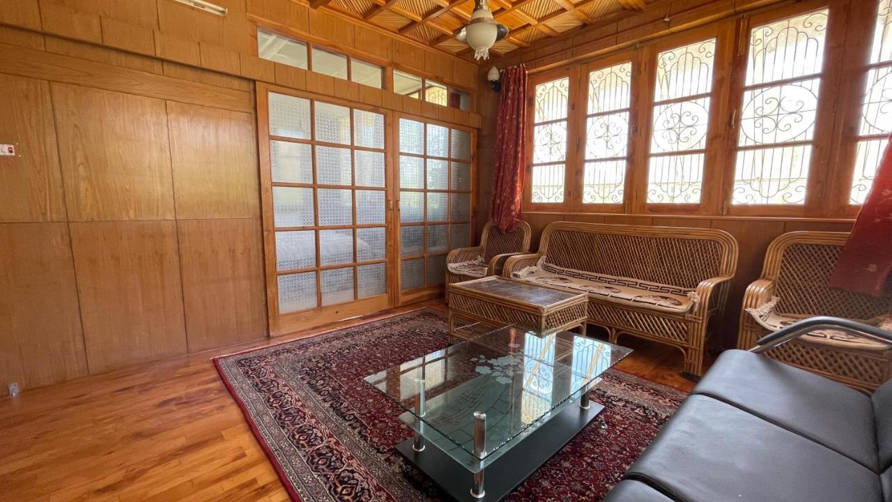 The Willow House Leh Bagian luar foto