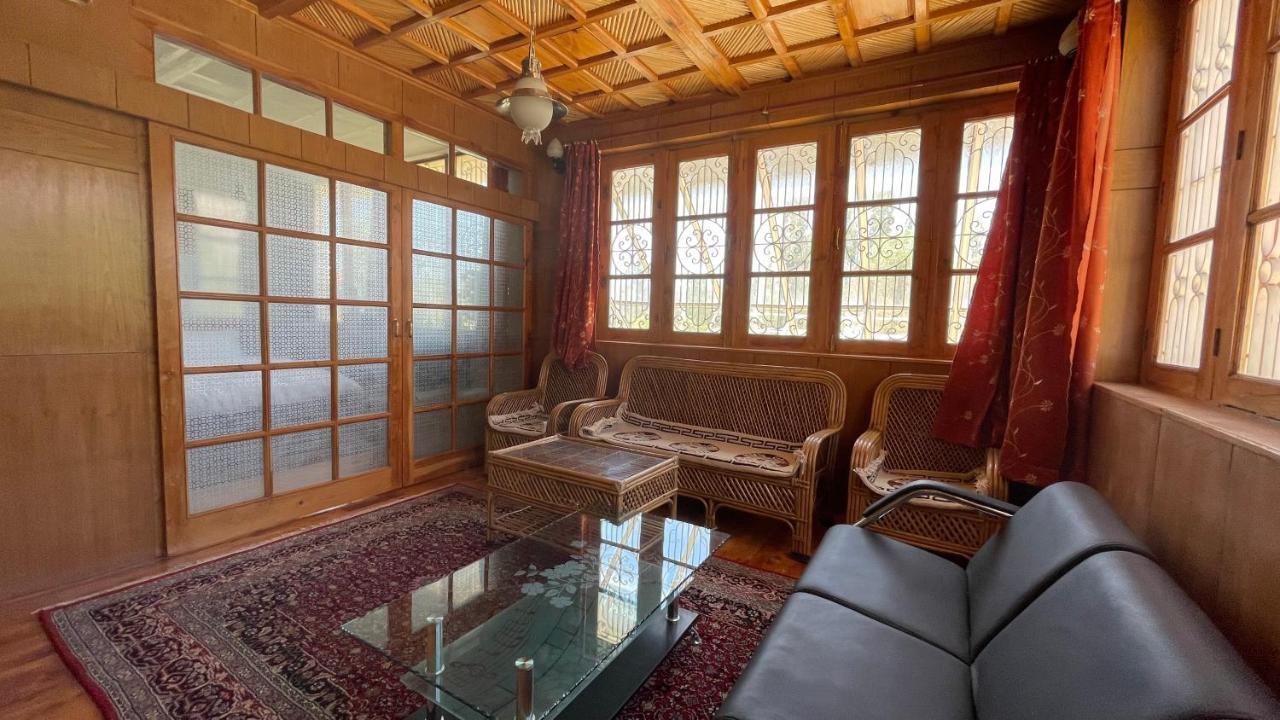 The Willow House Leh Bagian luar foto