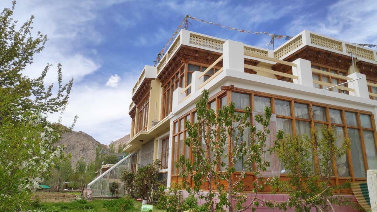 The Willow House Leh Bagian luar foto